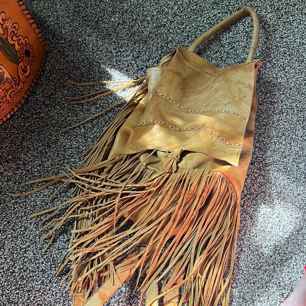 Leather boho bag. SO SO CUTE.